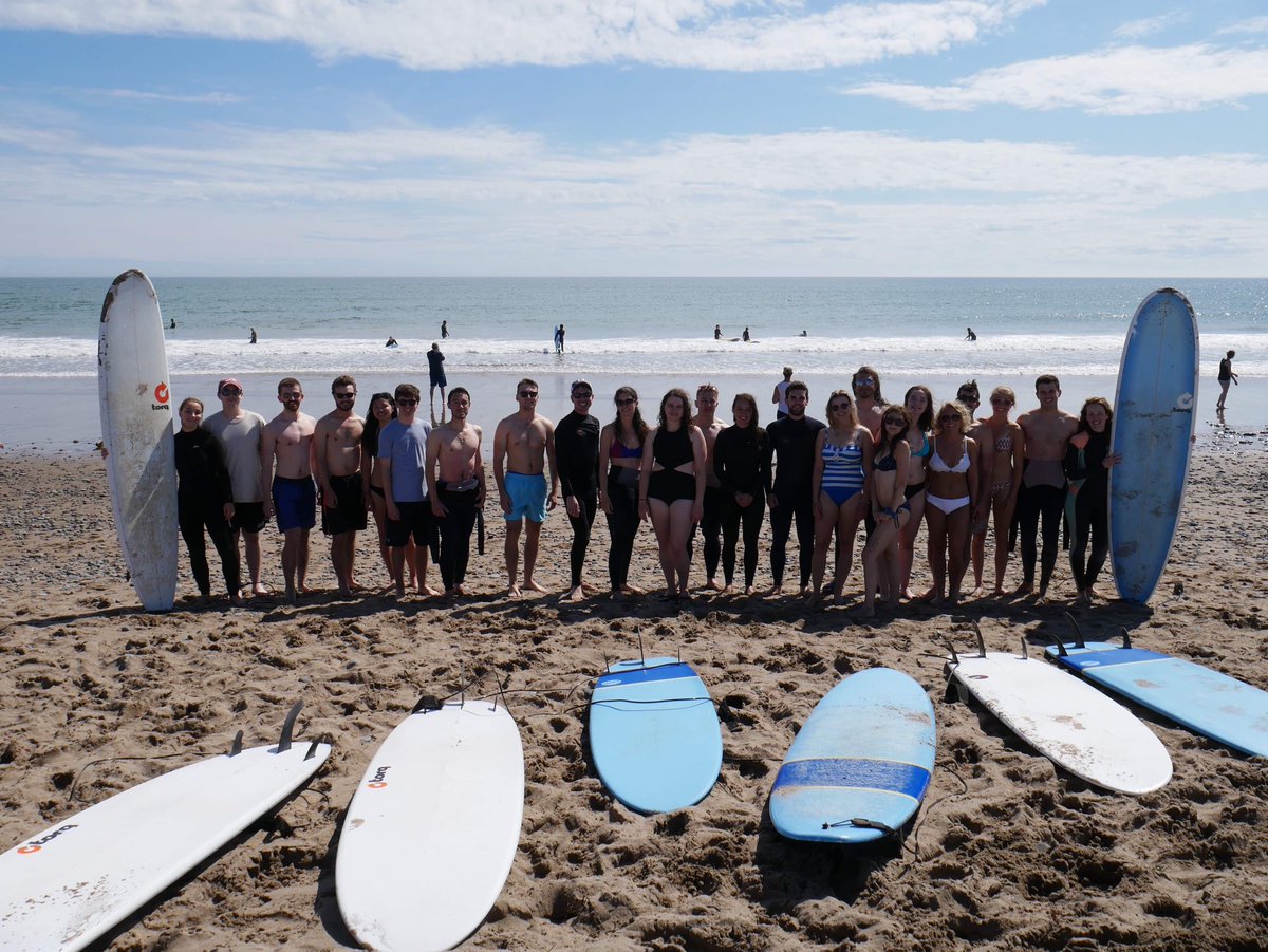 dal_cgss's tweet photo. Graduate and undergraduate students from the department of chemistry took the afternoon off to catch some waves 🌊 @DalhousieChem #EastCoast #surfers https://t.co/E7iY35FZs1