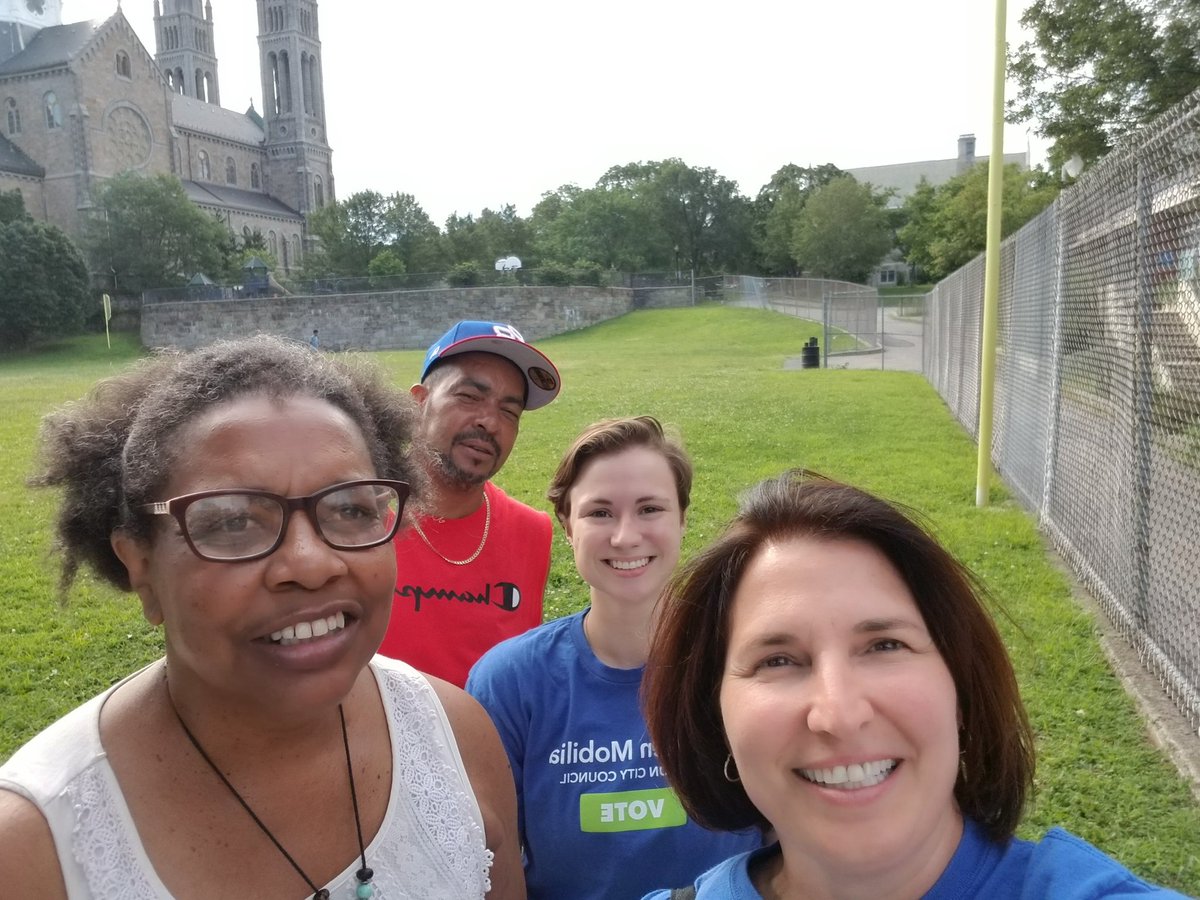 kristenmobilia's tweet photo. So much is going on - community meetings & celebrations every night - plus LOTS of door knocking - come join us for #CommunityEngagement & loads of fun! #bospoli #Vote #VoteSept24 #District8 #BostonCityCouncil https://t.co/2cHOI6h9c9