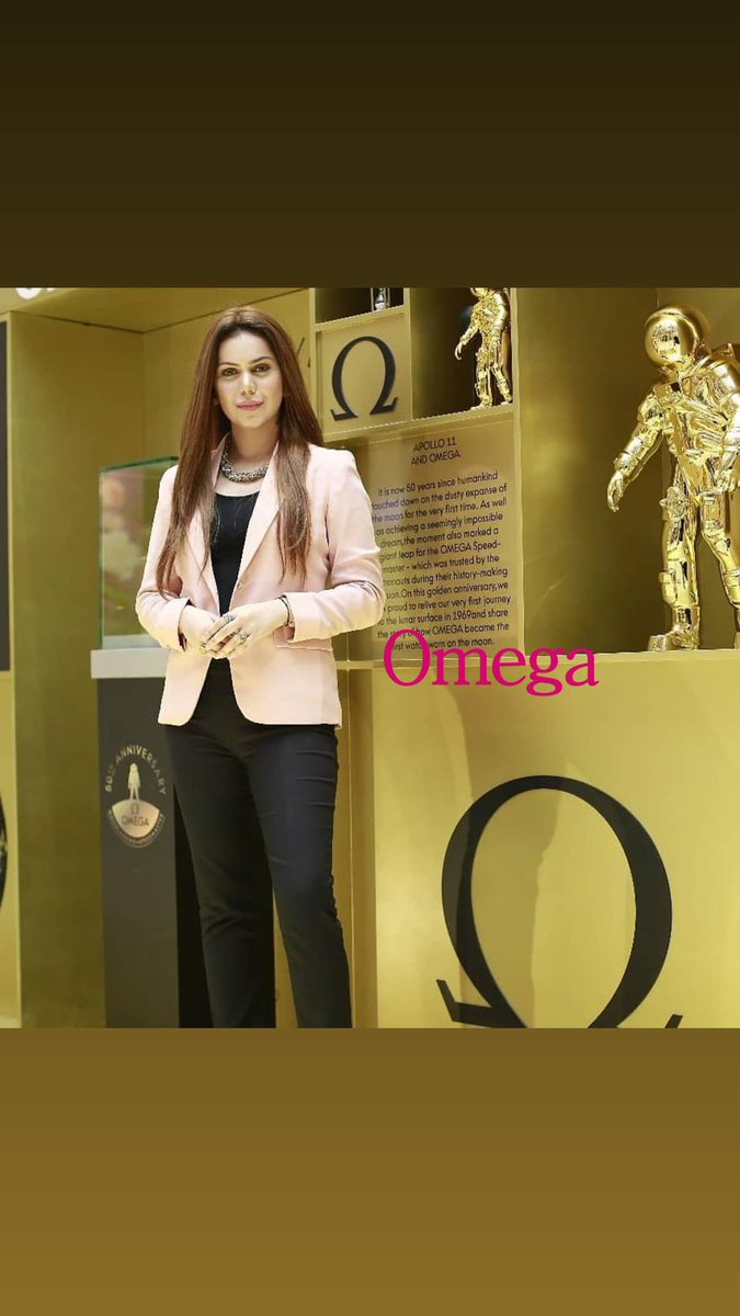 showbiz_all's tweet photo. #GhanaAli at the 50th anniversary of the Apollo 11 Moon landing and Omega’s iconic role on board #HappeningNow.
#Moonwatch #Omegawatches #ampmpk #sonraj @ampm_pk @sonrajofficial #KHIevents #Karachi https://t.co/vS0M6qaezL