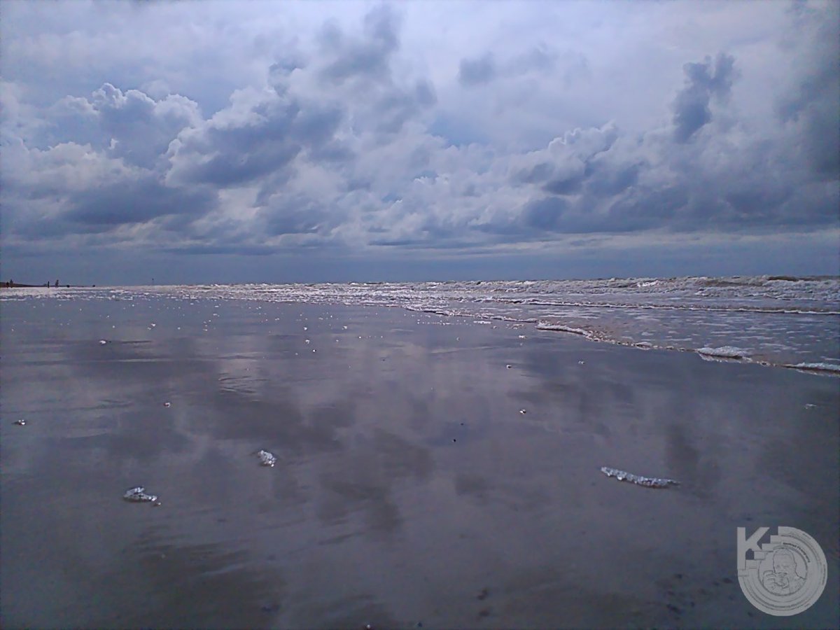 KentstepP's tweet image. Ok latest photos (including some taken a couple of days ago) taken today during the bad weather down at West Beach, got some good shots. enjoy - set 5