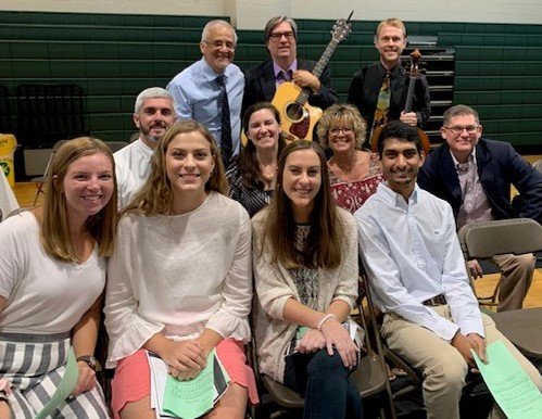 alumni_cghsnc's tweet photo. #GibbonsGrateful for alumni who supported our choral music for Mass yesterday. Thank you Meredith ’18, Madeline ’17, Marianna ’17, Mihir ’19 (front) and Amelia ’19 (not pictured) who joined our educators to provide beautiful music.
@mmcelroy2000
@amelia_fenn
@chorus_cghsnc https://t.co/LYHqf1XERY