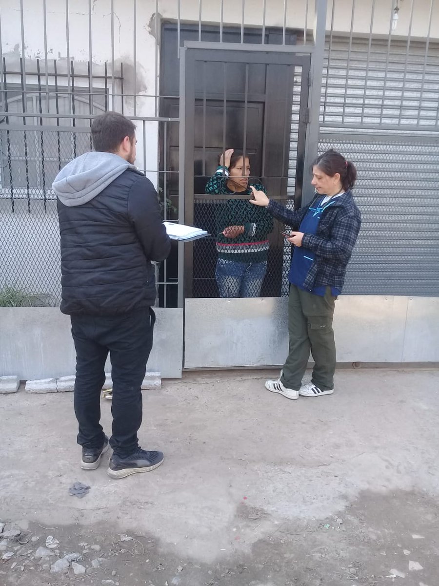 mstefanizzi's tweet photo. 📍Recorrimos el sector 6 y 8 de Barrio Tongui, entrevistando familias #electrodependientes para incorporarlas al registro municipal y también al listado que enviaremos a Edesur para mejorar el servicio eléctrico y evitar los constantes cortes de luz. 🔌
#LomasSeConecta https://t.co/Eq2XCC4Orv