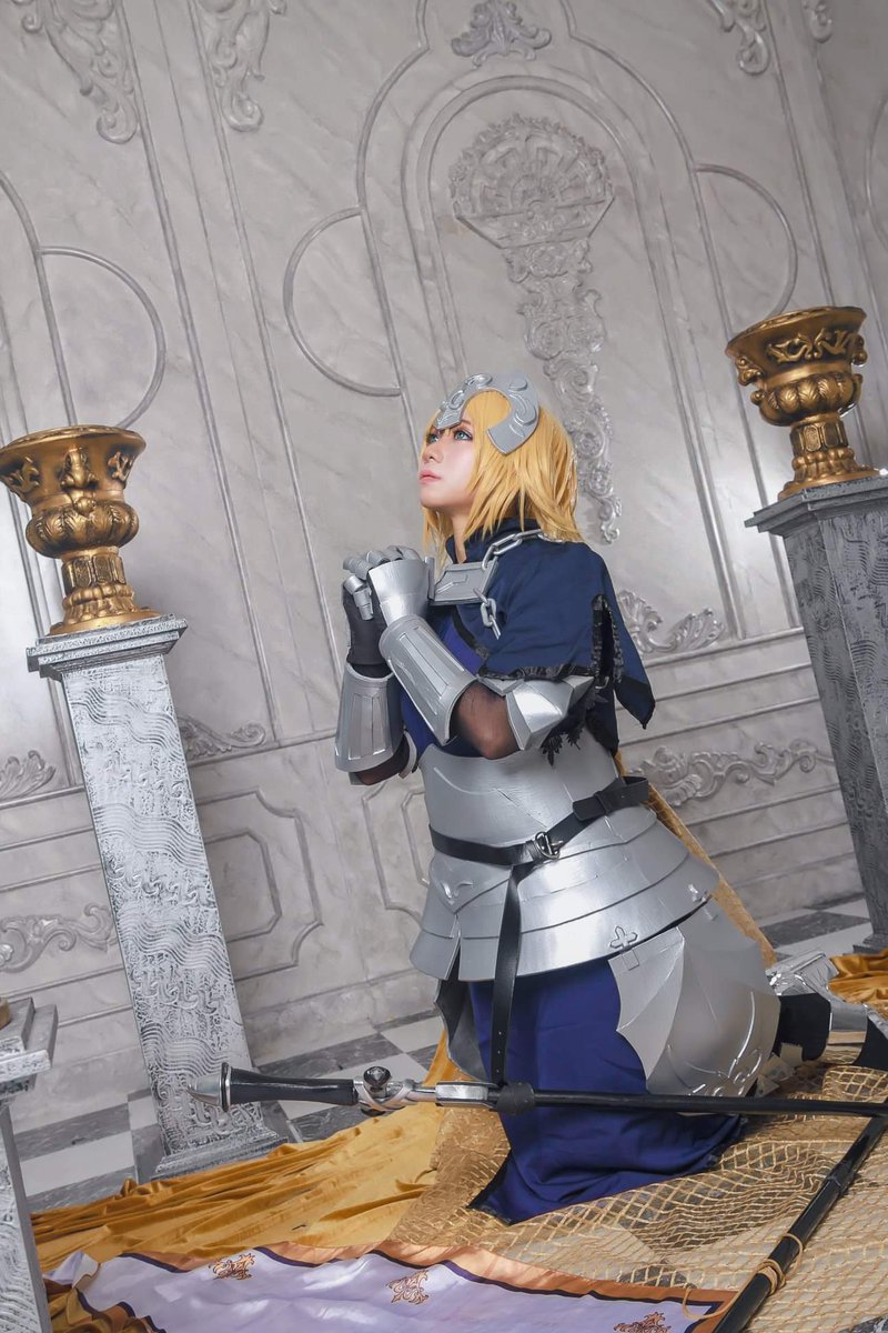 Chennmei_'s tweet photo. La Pucelle d'Orléans
Jeanne d'Arc FGO
❤️💜❤️💜
Happy with this shoot, turn out great!!
#jeannedarc #fate #fgo #FateGO  #FateGrandOrder #jeanne #cosplay #cosplayer #rulerclass https://t.co/bXEwn7lp3M