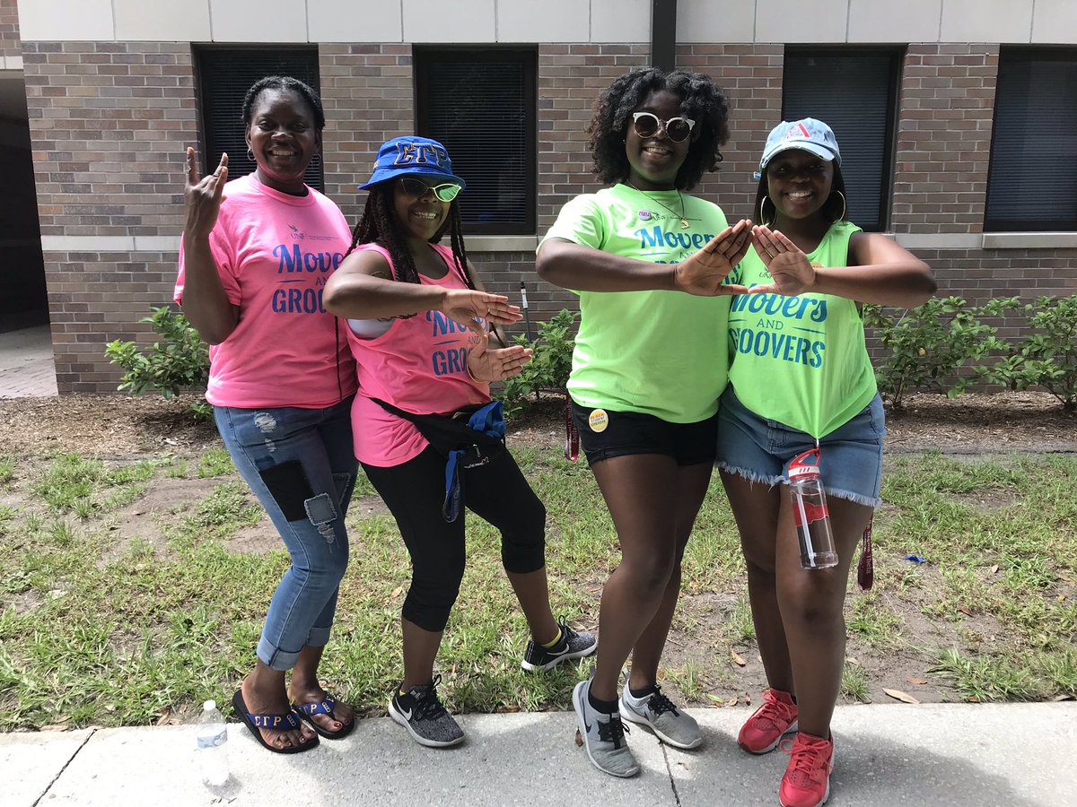 It’s move in day <a href="/UofNorthFlorida/">University of North Florida</a>!  Welcome first year students!