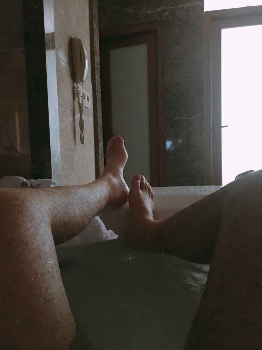 masterpasif's tweet photo. Var mı bugün köle olmak isteyen aktif? #pasifmaster #fetişizm #bdsm #ayakfetiş #finansalköle #köle #bondage #sadizm #mazoşizm #trample #footjob #ayak #sadist #çorap #mazoşist #master #cockcrush #slapping #ayakkölesi #Pissing https://t.co/FHcd8ysjqR