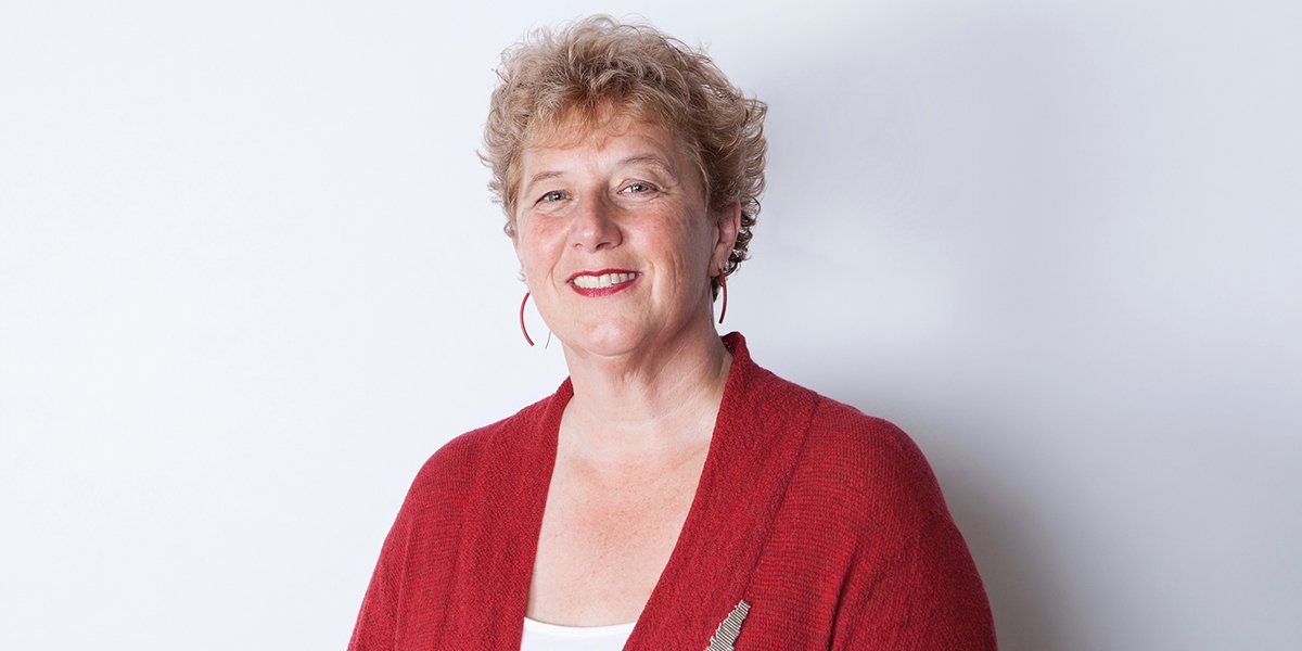 knowyourbreasts's tweet image. We’re thrilled to share this @ASCOPost profile of our Chief Research Officer, Dr. Laura van 't Veer @LVVPrint. Her love of science &amp;amp; drive to understand the genomics of breast cancer recurrence have made it possible for #Agendia to help patients worldwide hubs.ly/H0kjhxv0