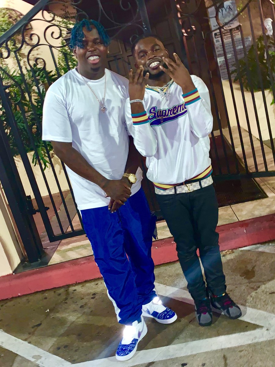 kingwest130's tweet photo. My first SOLD OUT EVENT‼️‼️‼️Cripumentary 2  Album Release party wuz a success s/o @youngdeji_ just Two Legends outta Alief on the rise #OldLaw #WestGod #WoahGod #130Tribe #m4v3n👌🏾 https://t.co/BgYiXiUazy