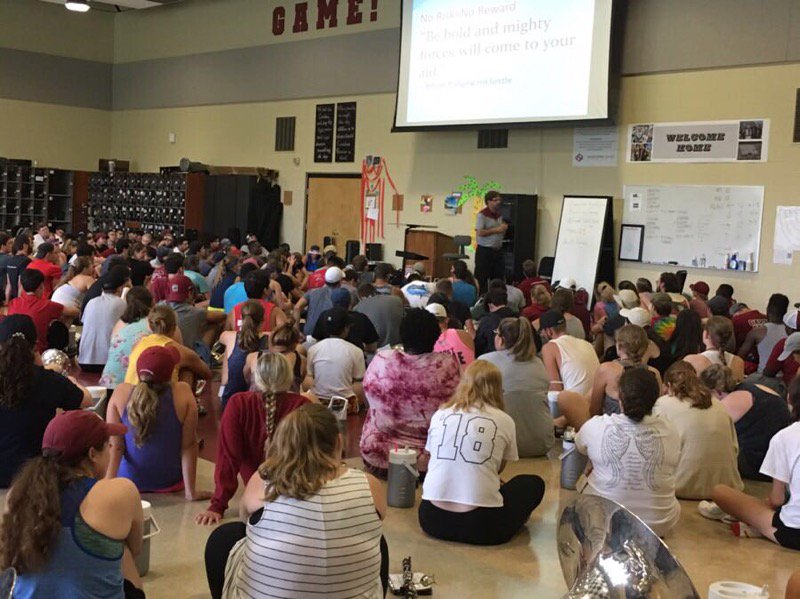 ThemeParksProf's tweet photo. I had a chance to speak with the #uofsc band about teamwork and living in the moment. Love these guys and gals. What a wonderful group of students and I can't wait to see them on the field. #Builtforloud #builtforspirit #builtforperformance https://t.co/lTbFQsooag