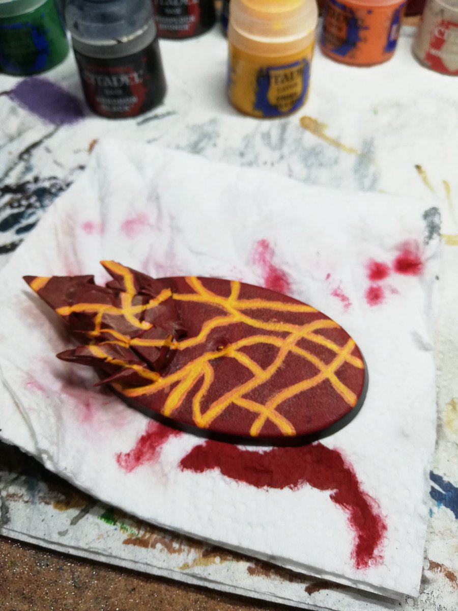 SiobhanHamill4's tweet photo. Doing my first lava base
#PaintingWarhammer #Warmongers #lavabase https://t.co/iS4gEhfalh