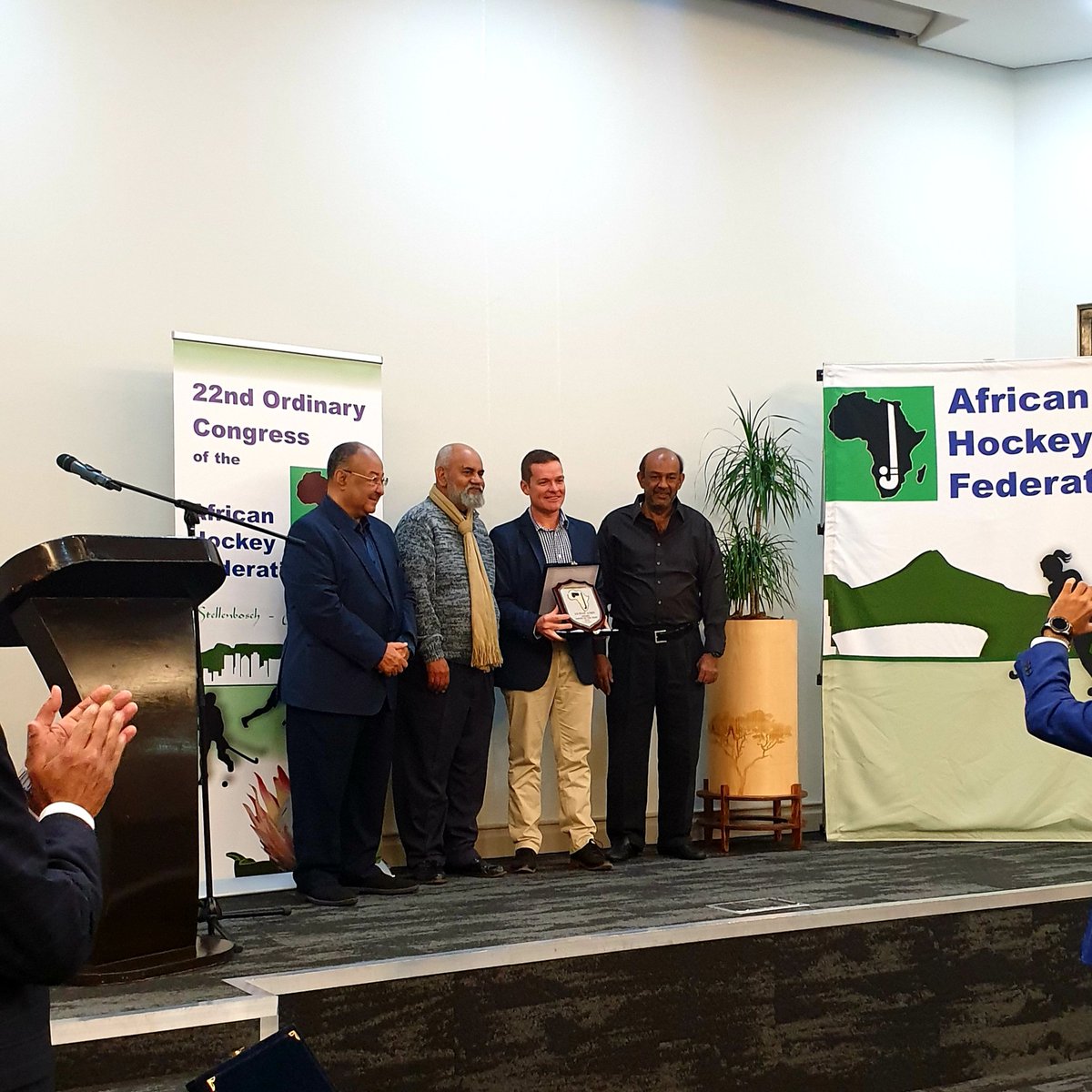 Congrats to #peterwright on receiving the <a href="/AfrHockey/">African Hockey Federation (AfHF)</a> Ayman Amin Award <a href="/FIH_Hockey/">International Hockey Federation</a>