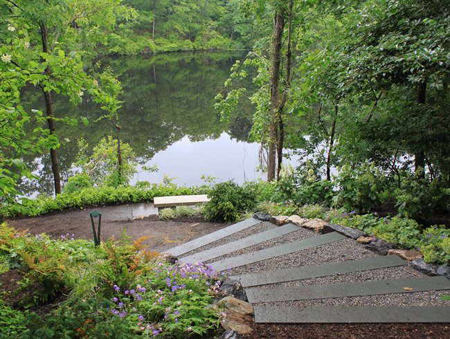 GardenDesignMag's tweet photo. Whata view! Garden Design Tip: Elevated locations such as the top of a slope, a rock or a bridge, can serve as a ‘prospect’ where we can stop and enjoy a view.
Get 8 Landscape Design Tips from @janjohnsen23 
https://t.co/QN8sfdnwg3 #landscapedesign #gardendesign https://t.co/l4Aqxieyy2