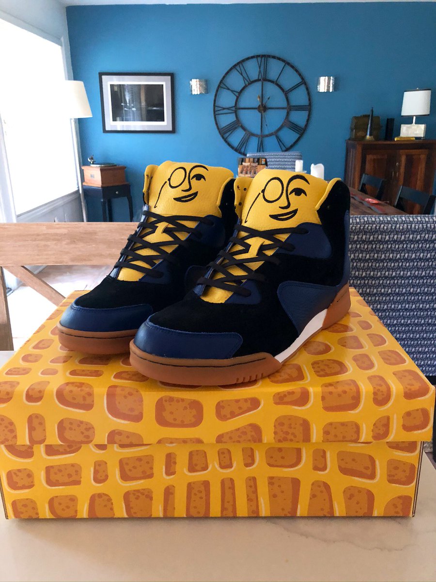 rwdyer's tweet photo. @MrPeanut #crunchforce1 #HypeBeast https://t.co/5hIlwpmdTe