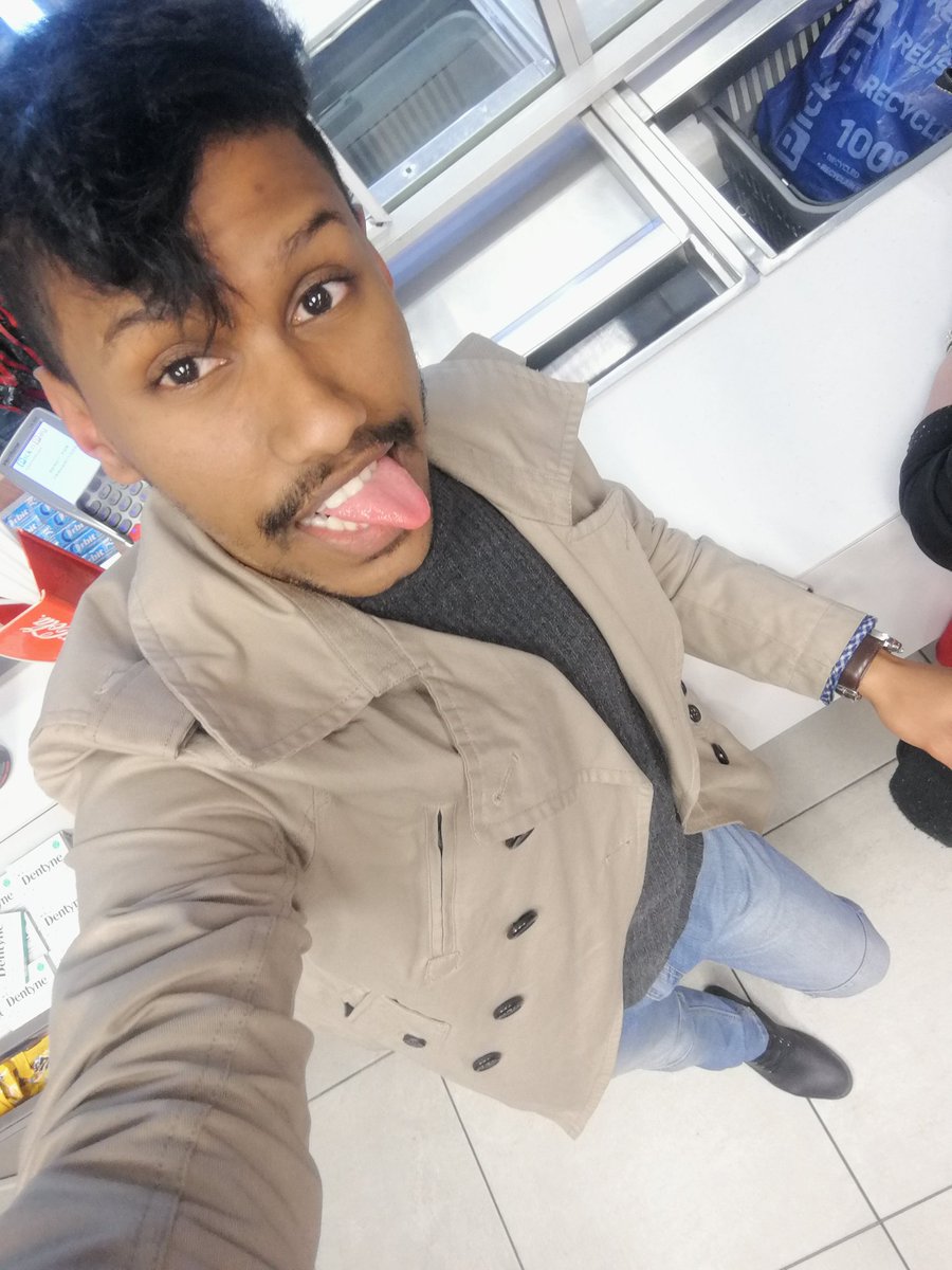 RichardJuries's tweet photo. If a whole snack was a person. #weekend #friday #beded #nofilter https://t.co/H27aDQa3Uf