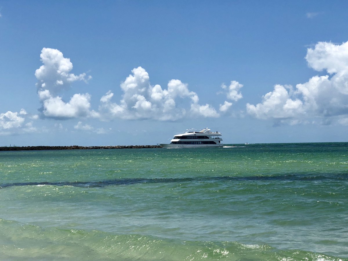 Take a step back from reality and clear your mind with some fresh air on one of our scenic cruises. #relaxing #gordonspass #naplesprincess #cruisenaplesbay