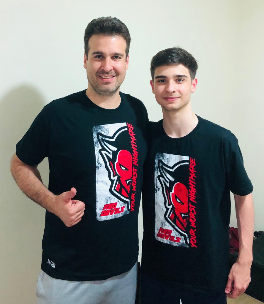 ReDDevilSsport's tweet photo. Fala nação!!! Conheçam nosso novo lançamento da linha Diamante. Foram confeccionadas apenas 100 camisetas exclusivas. Venha fazer parte dessa torcida que cresce cada dia mais. #RUNRDevilS #HAILcomunicacao #Linhadiamante #DiamondLine #Lifestyle #Reddevils ❤️👹🖤 https://t.co/SH11ZI7KDA