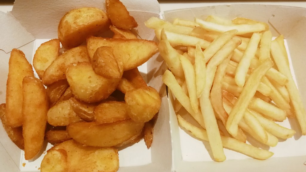 LolitaDixxon's tweet photo. No me falléis, porfi:
🔄 RT - patatas deluxe. 
❤️ MG - patatas normales. https://t.co/lSyo9aPfbd