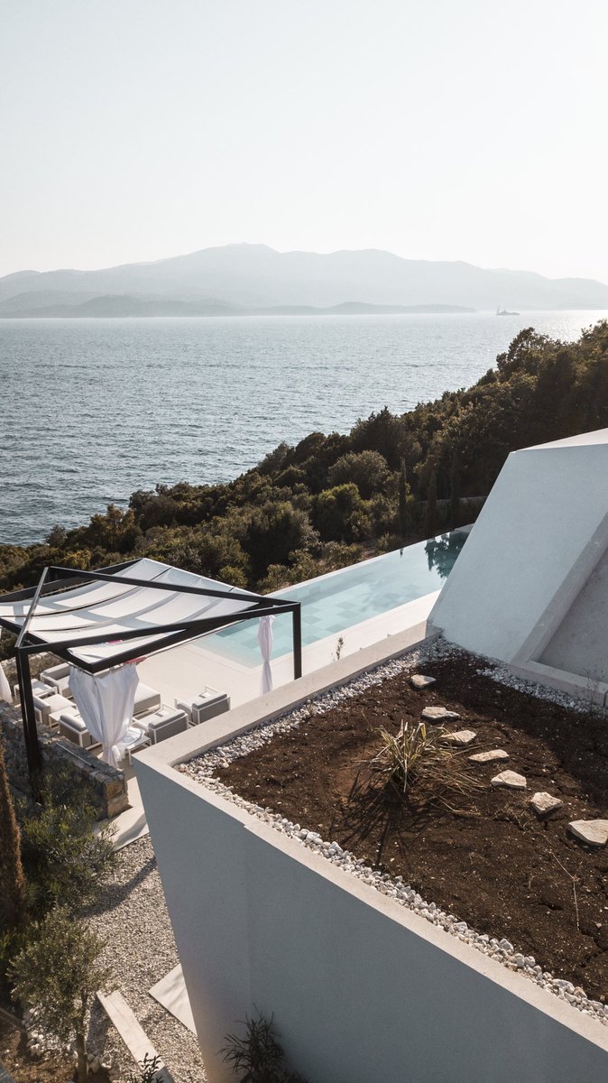 KepMerli's tweet photo. This enchanting luxury villa is a stunning embodiment of elegant sophistication, sheer natural beauty and ingenious architecture offering both privacy and uninterrupted views to Ksamil's life-defining sunsets.
.
.
.
.
#mediterranean #architecture #waterfront #sunset #kepmerli https://t.co/XYhLBiE23b