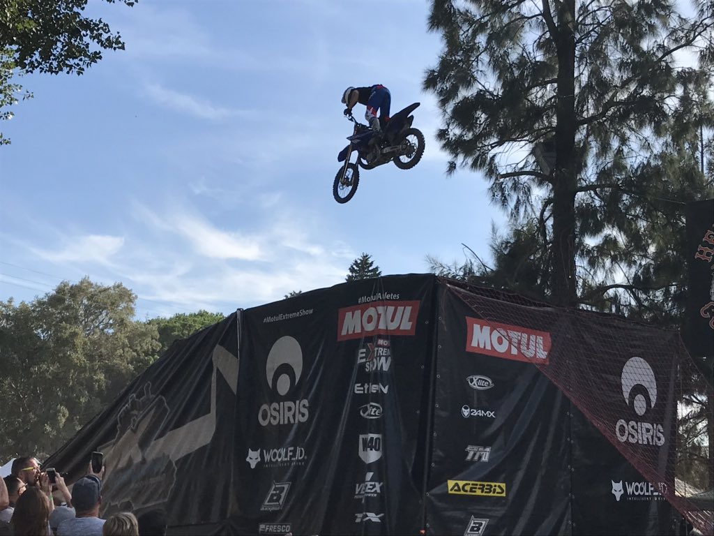 lepicurien42's tweet photo. Le Hells Week, 5ème du nom bat son plein à Roquebrune-sur-Argens. C’est chaud/show pendant 4 jours. L’Amérique avec ses Harley ou Indian font nombre. Le spectacle est permanent. Les stands sont en place. Show devant. #HellsWeek #Roquebrune #HarleyDavidson #HellsAngels https://t.co/WTIzSGUZyF