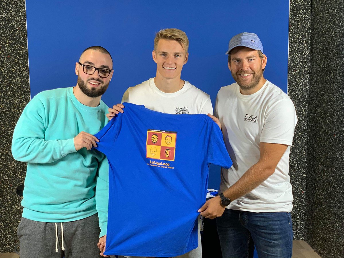 RealMadridNorge's tweet photo. Del to av vår @ViasportVeland-spesial er publisert! I dette intervjuet snakket vi litt om Martin Ødegaard, og Veland ser inn i spåkula og tipper hvor nordmannen befinner seg om tre år! #rmno

https://t.co/JAJkXfAJEm https://t.co/gEbwfVoy7e