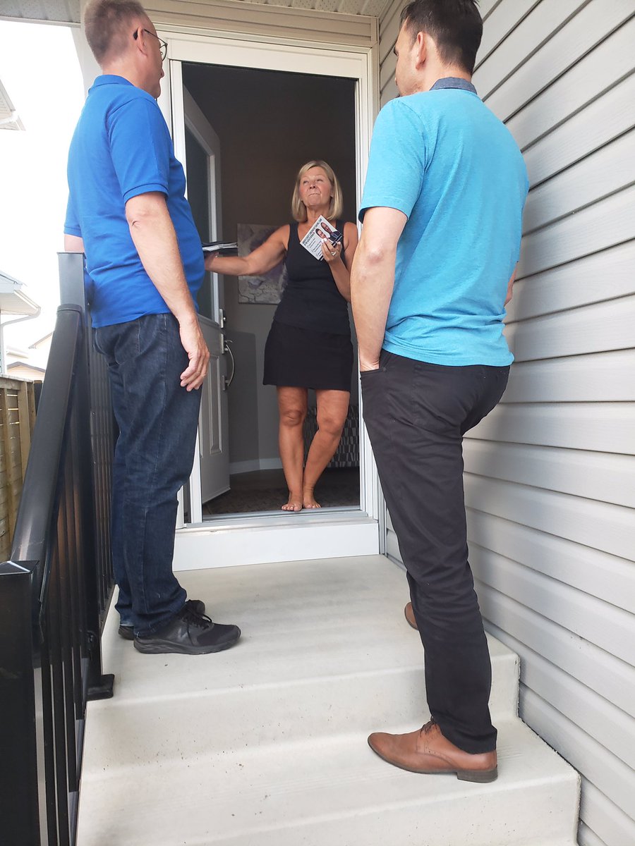 BradRedekopp's tweet photo. A great night at the doors tonight with MP Blake Richards from Alberta. The momentum for a change in government is building! https://t.co/gN0OzB5dYZ