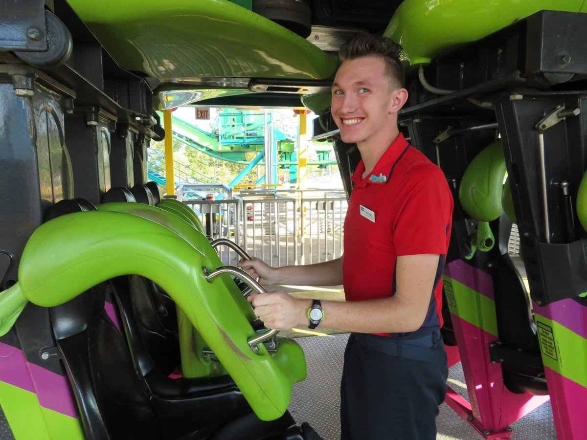 _michaelvincent's tweet photo. Happy #NationalRollerCoasterDay https://t.co/q9lXLpMHaZ