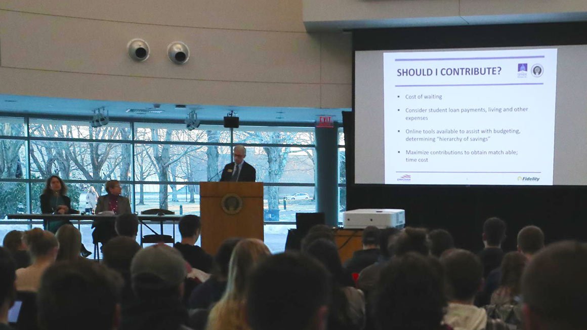 Of Bryant's Class of 2018 graduates, 99% were employed (with a median starting salary of $60,000) or in graduate school. That's one reason we invited a panel of top  executives to help students understand the benefits they're likely to be offered. 

news.bryant.edu/panel-top-fina…