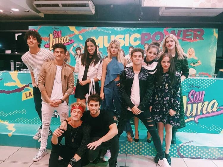 TeamBonitos's tweet photo. La mejor firma de 💿
#KarolSevilla #RuggeroPasquarelliTrendy #SoyLuna #KCAMexico https://t.co/oV4awX93pX