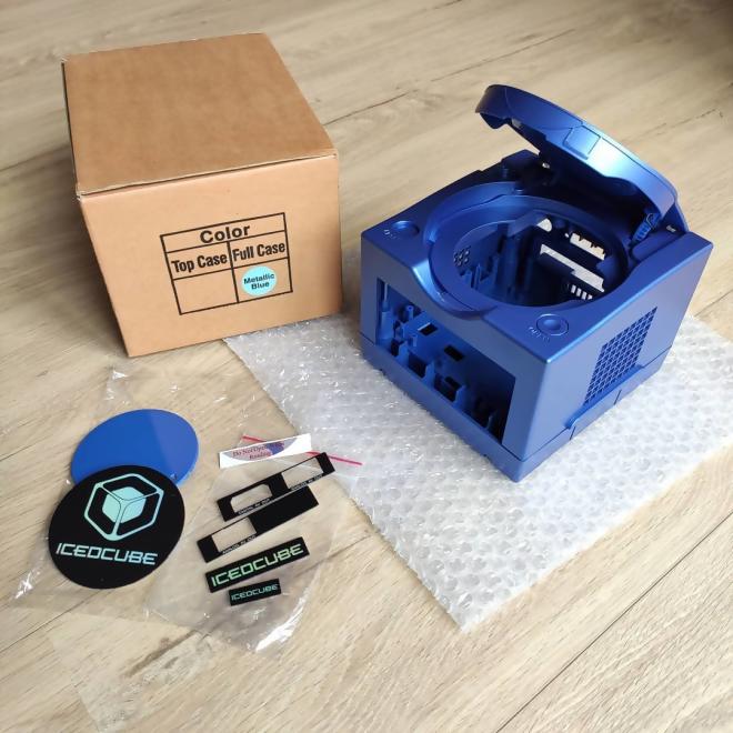 Wax_Kent's tweet photo. Boîtier #icedcube Metallic Blue pour #nintendo #gamecube https://t.co/JYtIUBE9Rq https://t.co/9VOzhiJHIn