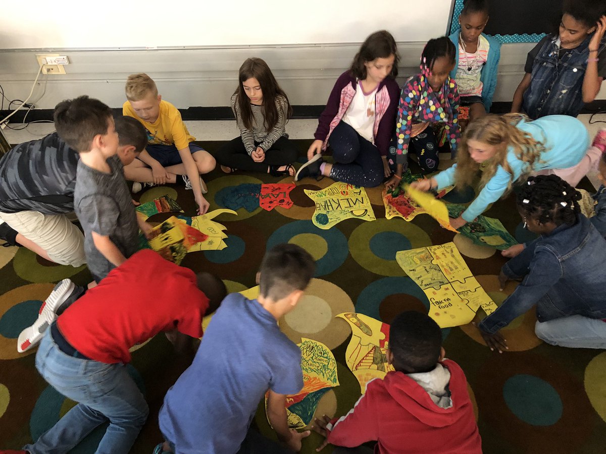 MissCurran7's tweet photo. Yesterday, students created puzzle pieces to tell their story. Today, we used teamwork to put them together to show how our stories come together to create an amazing community! #isdstrong #isd4thgrade  #randallbears @RandallBears https://t.co/sTUKAhrcRf