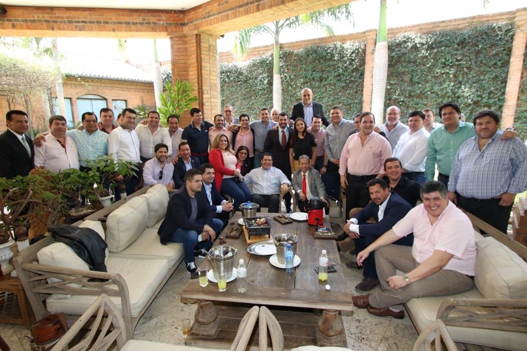 Horacio_Cartes's tweet photo. Paraguay está primero. No podemos perder más tiempo. Vamos a trabajar unidos para mejorar nuestra economía y salgamos adelante como país. https://t.co/ZQCSoUCekD