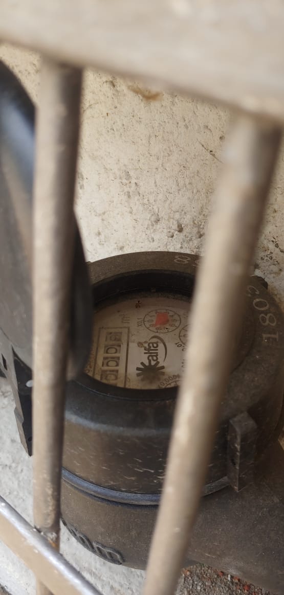 POLIGRAFIAOAX's tweet photo. @SAPAO_GobOax llevamos dos meses o mas sin que llegue agua. Problema entre calzada sanfelipe #3 y México 68 colonia olímpica. Foto izquierda tomada hace dos meses, derecha hoy (16/08/19) https://t.co/IS9q2sbeFa