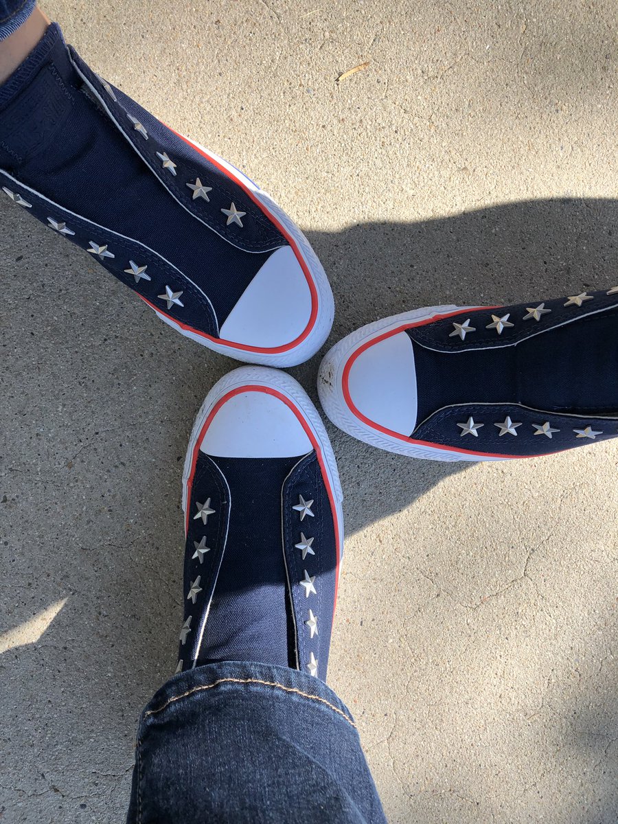 Heiberteaches's tweet photo. Rockin our school pride today #munseystarsrock #teammunsey #teambcsd https://t.co/rTnnkTvVCh