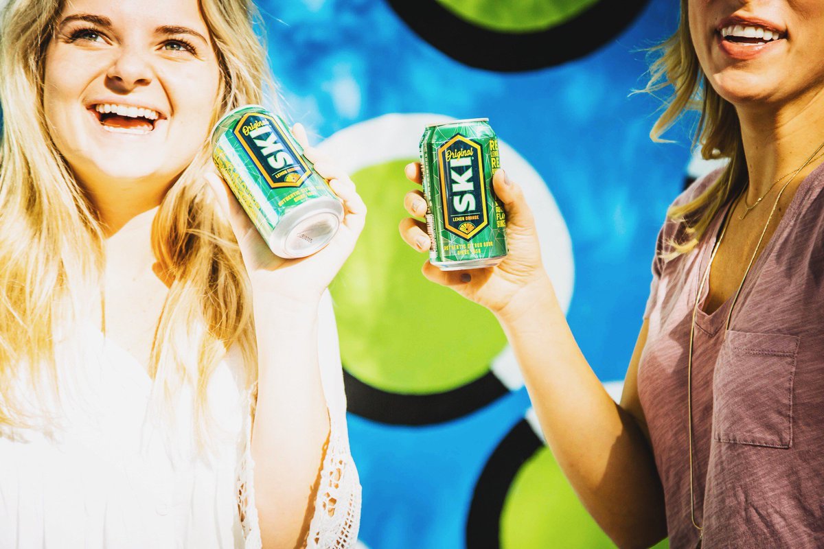 SkiCitrusSoda's tweet photo. Cheers to Friday, the weekend is almost here! Don't forget to grab a SKI to cool off in this summer heat 🌞 #SKISoda #RealCitrus https://t.co/Ngn6BgWq2Q
