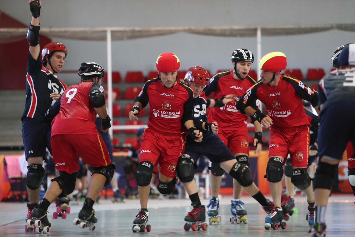 policia's tweet photo. 👏💪 Enhorabuena a nuestro compañero valenciano, Gabriel Barata, por lograr un nuevo título internacional: 🥈 Subcampeón del Mundo con la Selección Española de Roller Derby en los #WorldRollerGames de #Barcelona. Más info. 👉 https://t.co/qYM9bHM5cn #WRG19 https://t.co/ae1DUuSXcl