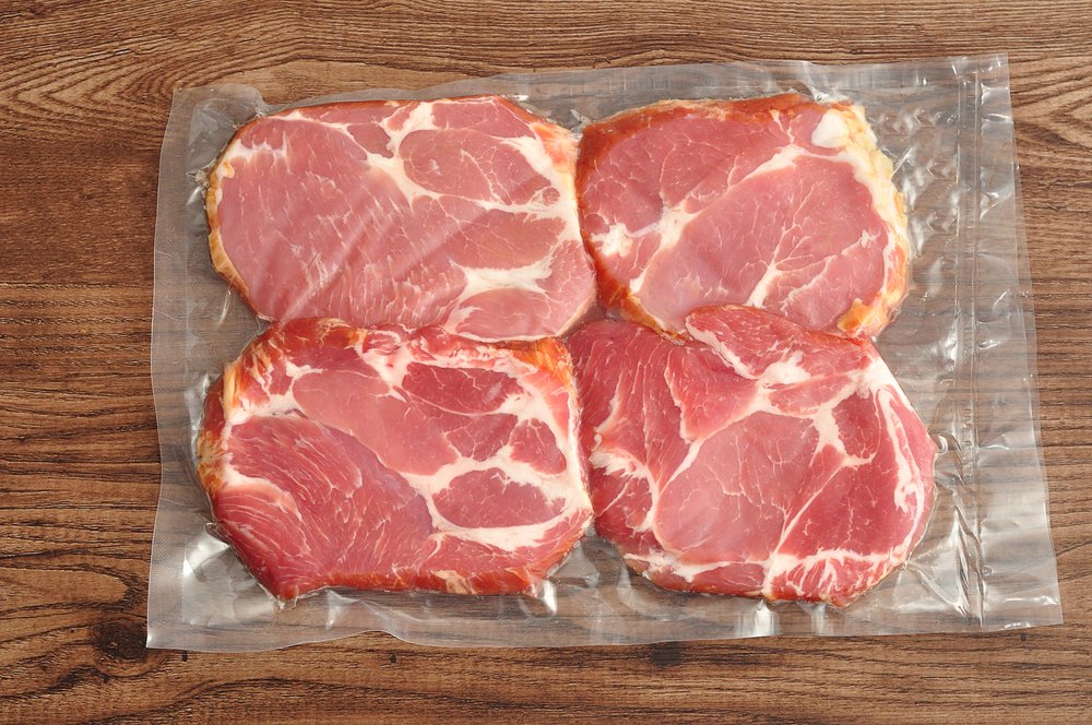 oxfordbutcher's tweet photo. If #meat is vacuum packed, keep in pack until 10 minutes before #cooking, open from pack and allow the product to 'bloom' #ButchersTips https://t.co/bjH6yJsd4g