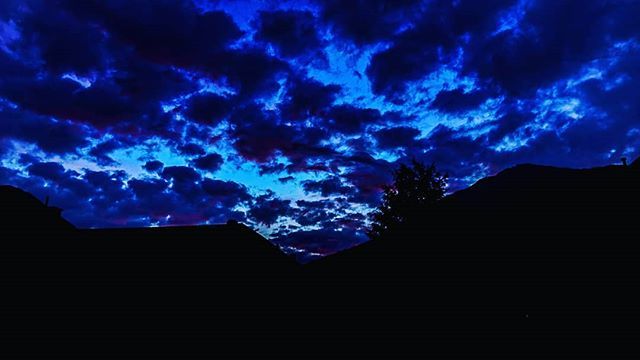 r_grichting's tweet photo. Sunrise over Valais

#sunrise #sunset #nature #sky #photography #landscape #sun #ig #sonyalpha6000 #beautiful #photooftheday #morning #clouds #naturephotography #instagood #picoftheday #sunsets #goodmorning #landscapephotography #summer #mountains #photo… https://t.co/FgL18cMExi https://t.co/eotiuVXoST