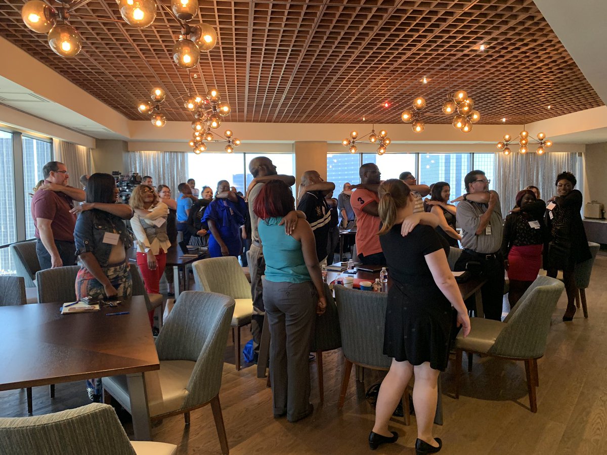 RamirezCrystald's tweet photo. Grateful to spend a Friday partnering with @CitySq @medctori and The Bridge! Could not have done it without our @NTX_Market leadership #BelieveDallas #LifeAtATT #2ndChances #IAmMore https://t.co/6oowoSzvhS