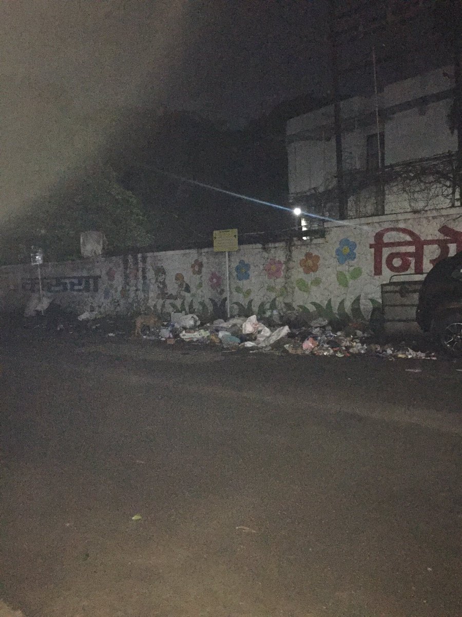 IamNeeraj_k's tweet photo. Day 3:

More crap.. @SwachhBharatGov @swachhbharat @swachhindia @swachhpune #Pune #DailyPune #Garbage https://t.co/DLD75ZJ27e