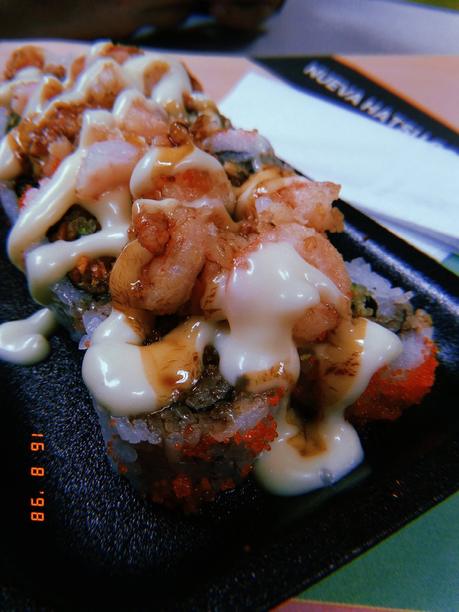 TitoCamelas's tweet photo. Senpai roll de #Sushiridetakeout #sushimasterco, increíble! https://t.co/8ukBriFecq