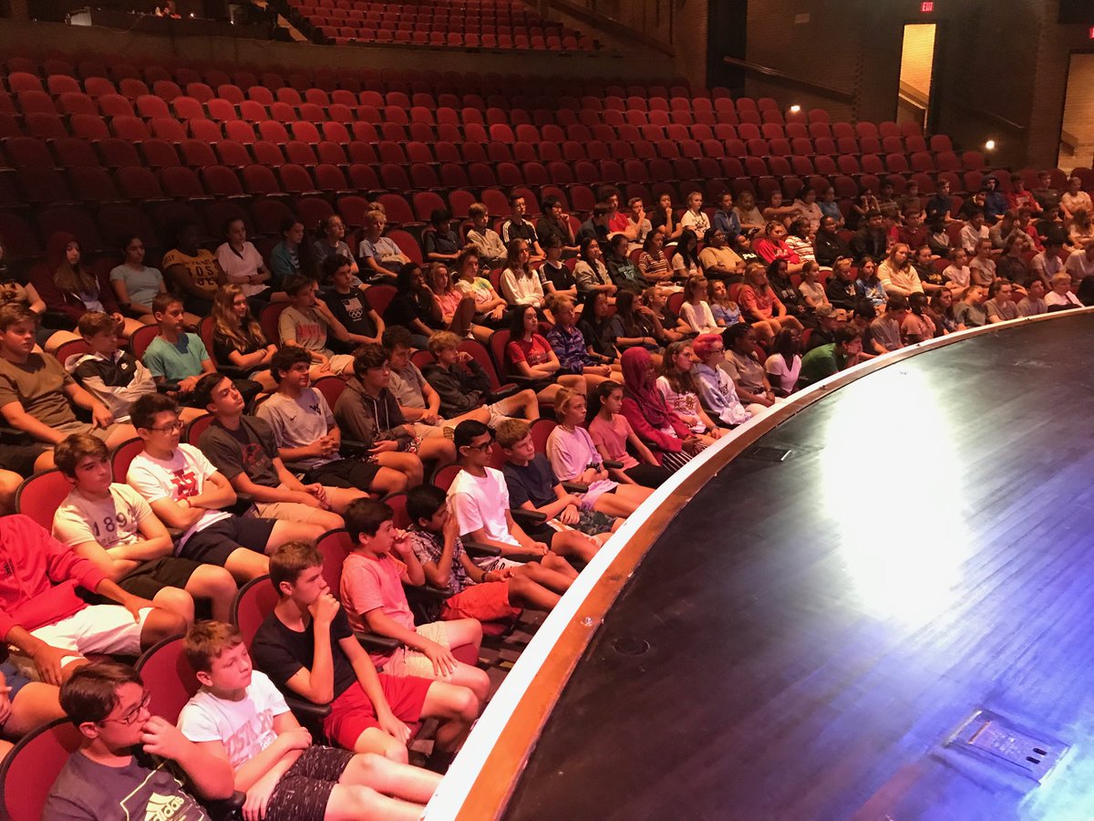 indianhillEC's tweet photo. A huge S/O to Krew, Manasi, Jonah, and Dylan (all members of the Class of 2020) for talking about what it means to be a Brave to our freshmen class today! #Family #BravesPride #LeadbyExample #LIPERO @IHSchools @IHSpiritClub https://t.co/bwC9LibK6q