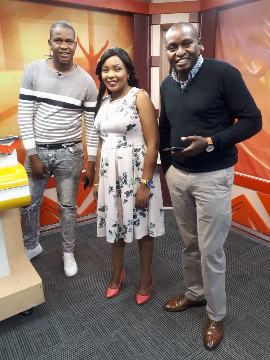 Karibu sana! #KigoocoKimurutio ni wakiu nikiarikia gukinya....
Riu nikugooca hatari kunoga, Wi ready???
Itia rwimbo, Geithia eri, Tag arata aku atano...
SMS 21182
Araniria naithui Keziah Wa Kariuki, <a href="/pkkaritei/">Kamau Karitei</a> na <a href="/DjChrisStylus/">Dj Chris Stylus</a>
Twende kazi....!!!