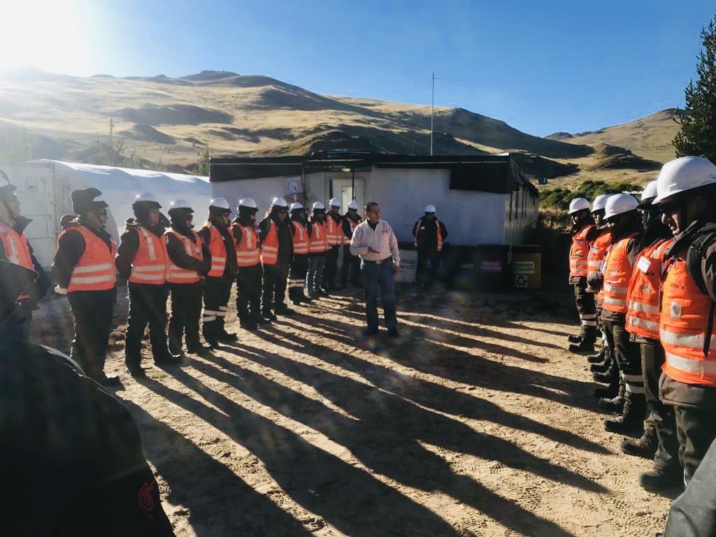 LidermanMinas's tweet photo. Instalando importante unidad minera en La Libertad con una radiante bienvenida solar. 💪
¡Bienvenidos, cálido equipo humano!

#LidermanMinasCrece
#LidermanOnada https://t.co/em0puXqLrq