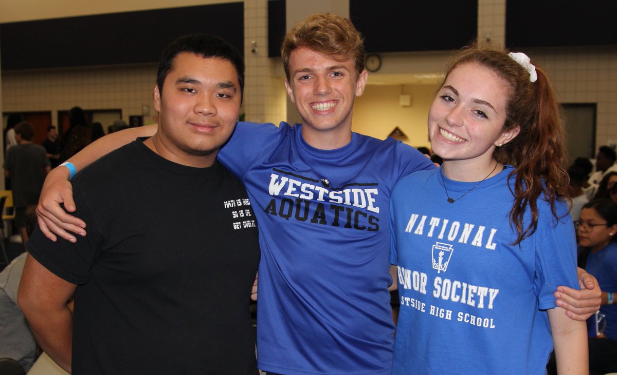 whshowlernews's tweet photo. Welcome back Wolves!!!!  Great to see everybody at the Freshmen Wolf Camp  #WestsideWolves #LetsGoWolves https://t.co/CCZExTGmSX