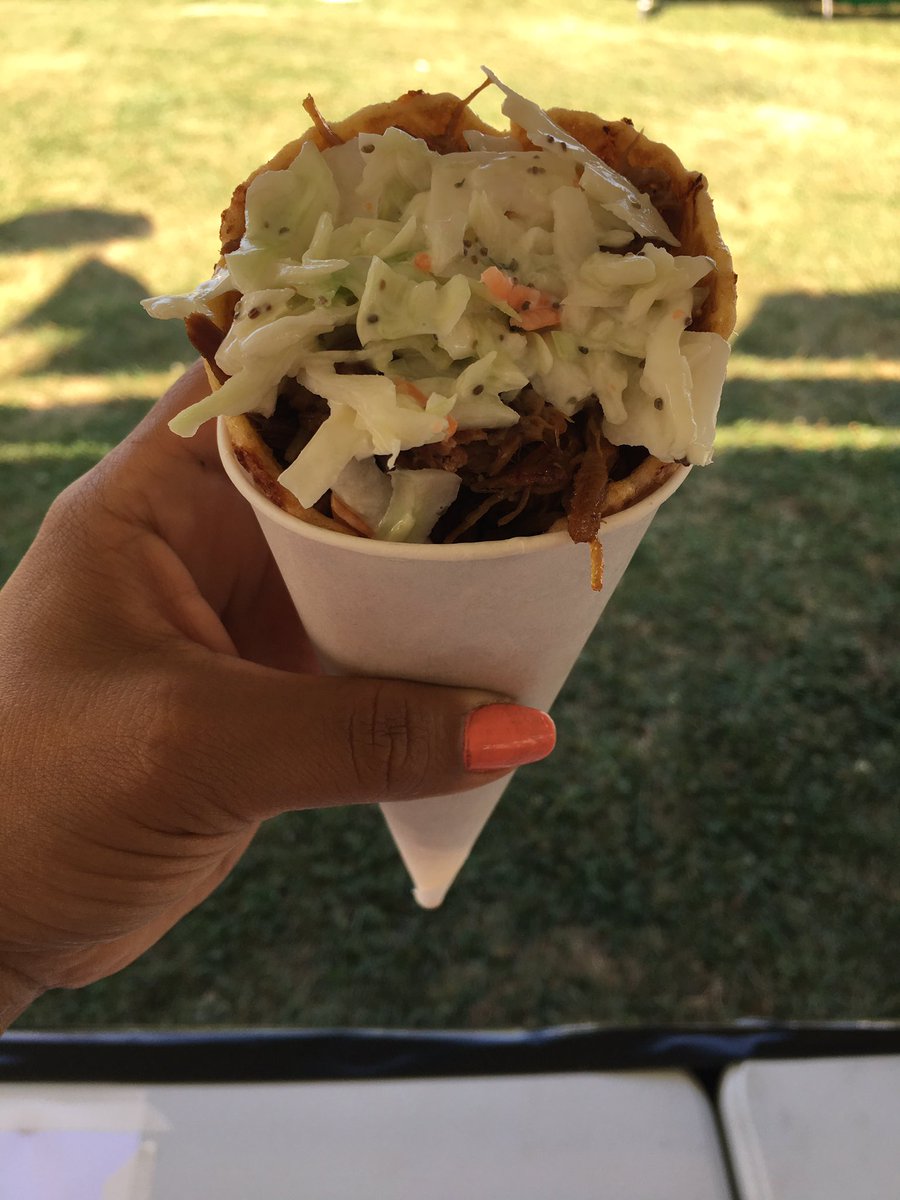 RoxanneElias3's tweet photo. The 36th annual Northwest #RibOff is off to a delicious start with juicy ribs, music and family time! More @toledonews @DeetsBBQ https://t.co/snUkhf2ynr