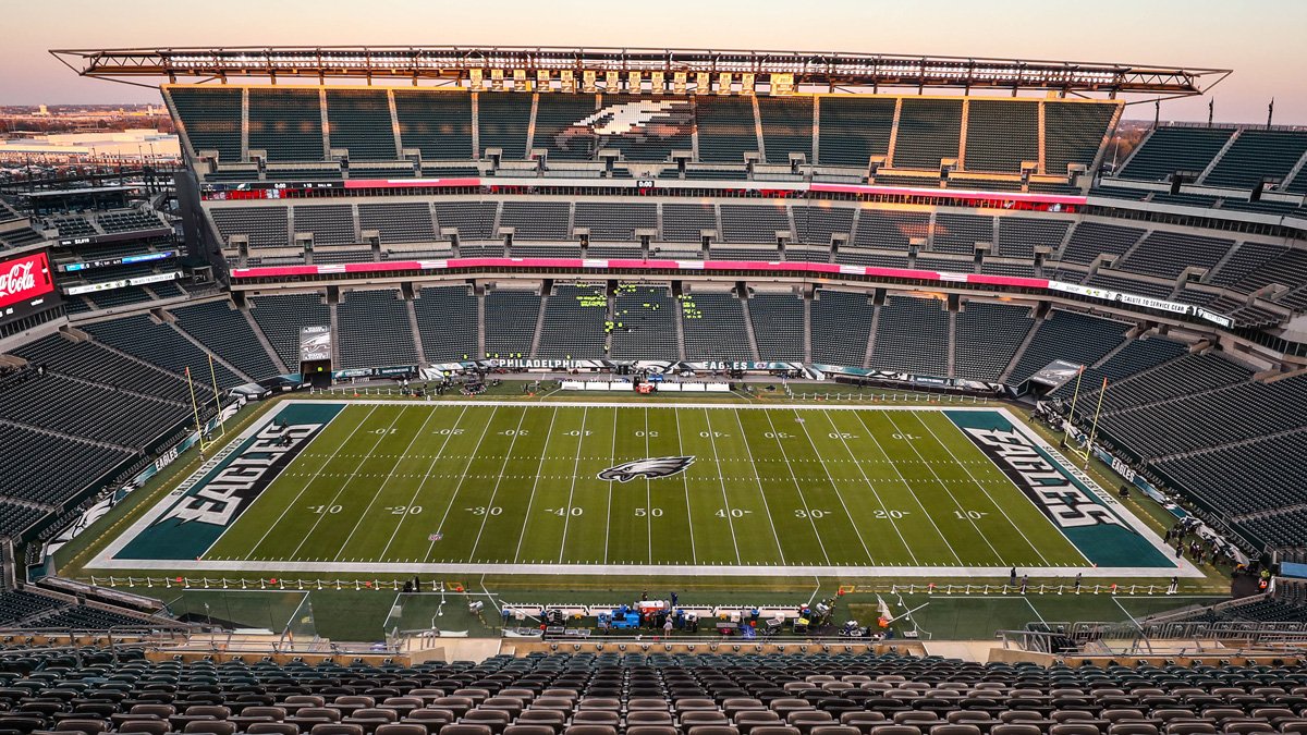 Eagles's tweet photo. Want tickets for #BALvsPHI? The first two people to reply to this tweet with #ItsMillerTimePhilly will win two tickets for next Thursday's game, courtesy of @MillerLite.

Must be 21+. PA, NJ, DE resident. https://t.co/pCCTgdkwUS