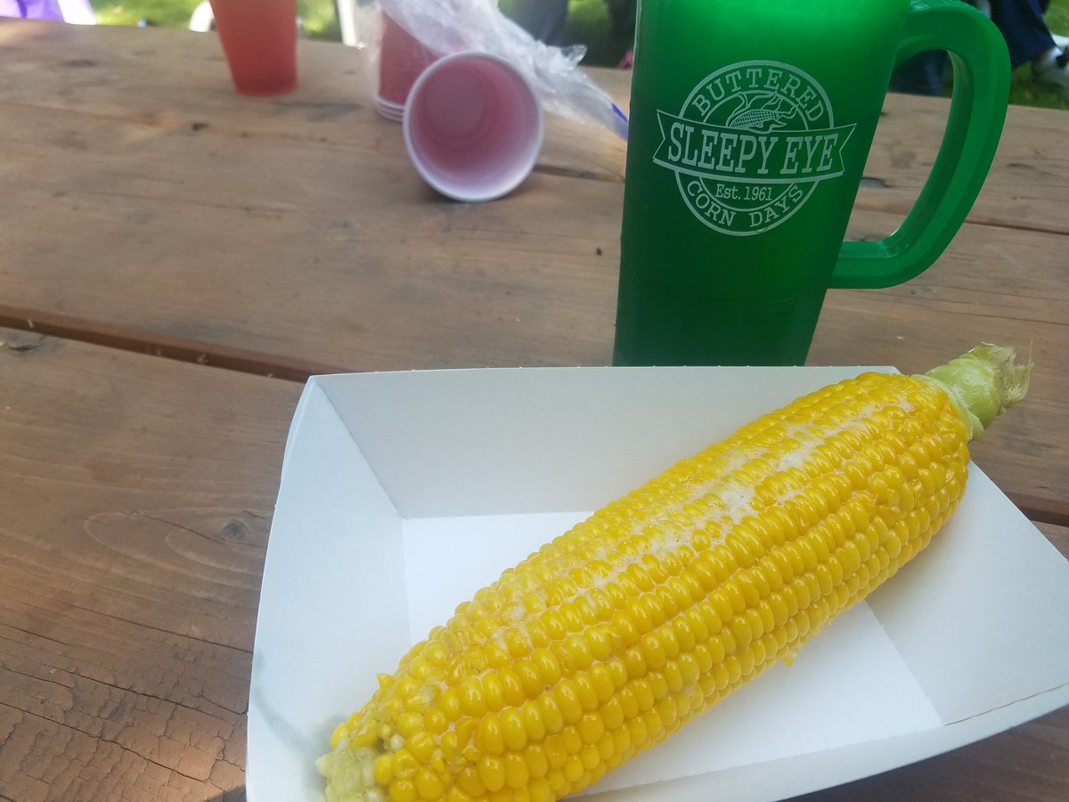 BenMeidl's tweet photo. Sleepy Eye and @DelMonte giving away corn soaked in butter! Haven't been there in years, a lot of memories.....this year I got free floss! https://t.co/QkxyNJRxRx
