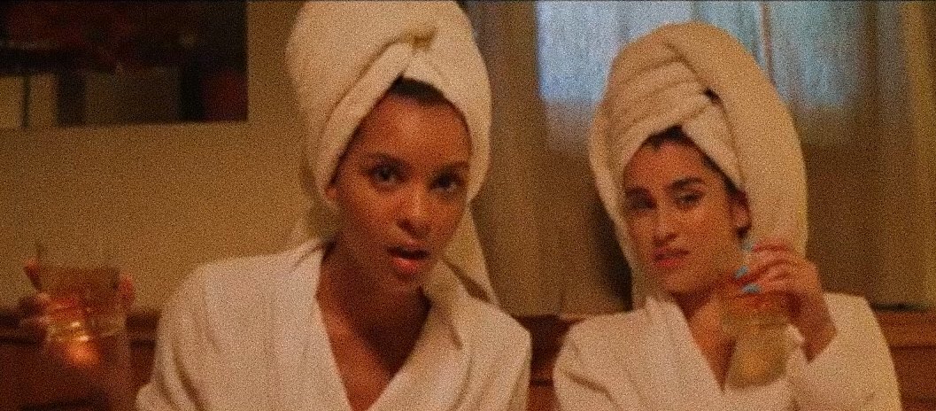 fallingforlj's tweet photo. O CLIPE TÁ PERFEITO MANOKKKKKKJHJK EU RI DEMAIS #RunningMusicVideo https://t.co/3ZS41U0y77