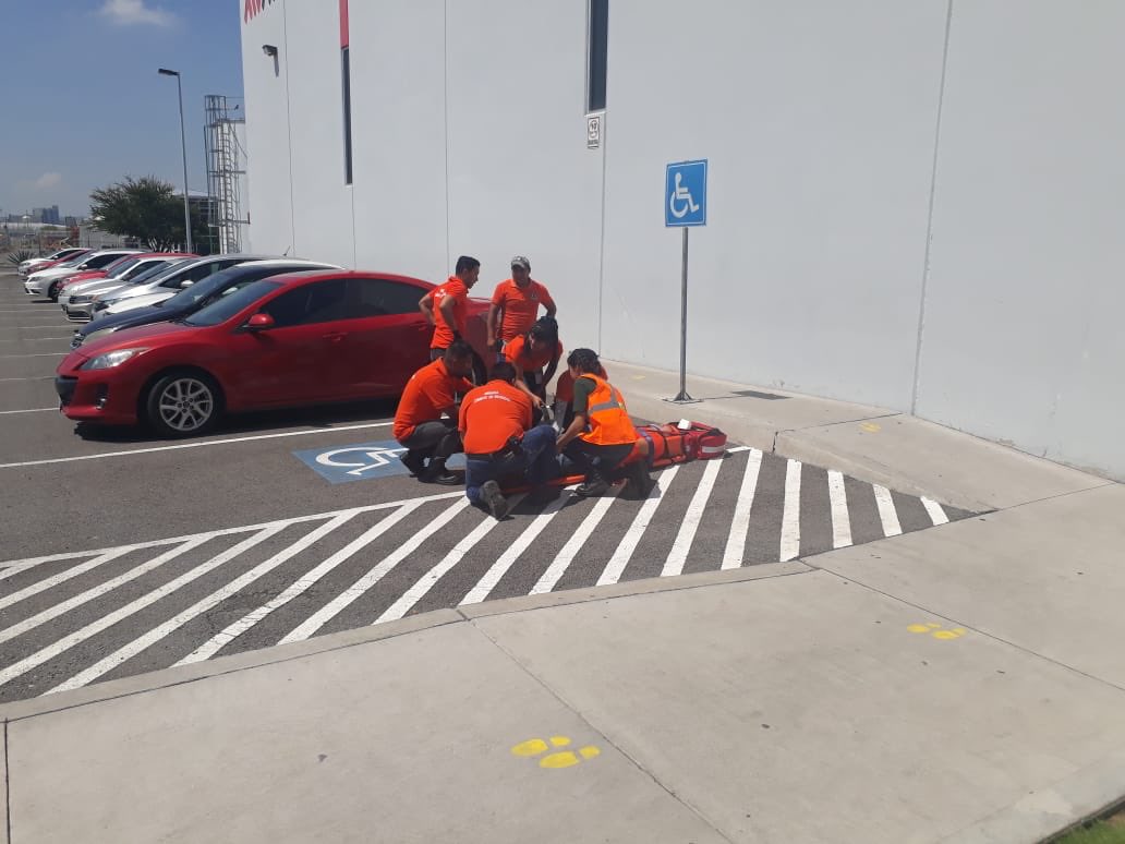 pcguanajuato's tweet photo. El día de hoy evaluamos Simulacro con hipótesis de incendio en la empresa #MAFLOW, ubicada en @PuertoInterior con un total de  117 personas evacuadas.

#PrevenirEstáEnTusManos✋

@SeguridadGto @AlvarCdeV https://t.co/yZJl0De2eT