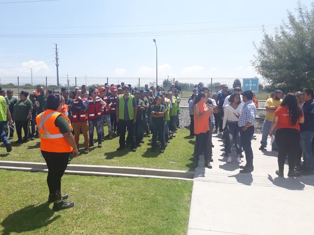 pcguanajuato's tweet photo. El día de hoy evaluamos Simulacro con hipótesis de incendio en la empresa #MAFLOW, ubicada en @PuertoInterior con un total de  117 personas evacuadas.

#PrevenirEstáEnTusManos✋

@SeguridadGto @AlvarCdeV https://t.co/yZJl0De2eT