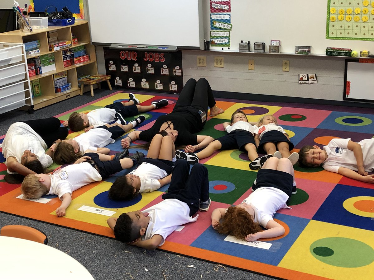 drifdavis's tweet image. First week of school in the books ☑️ #davisme